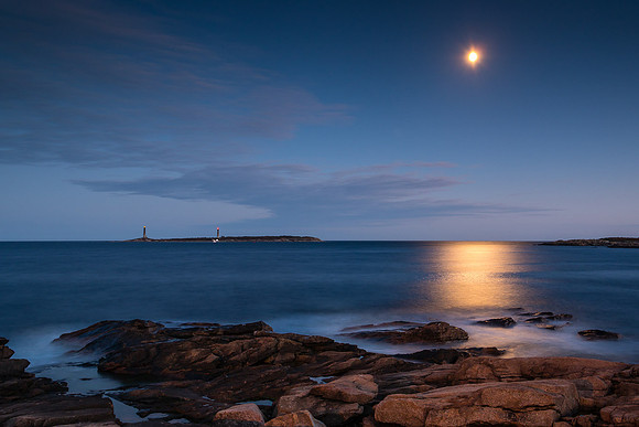 Thatcher island Moon Reflection